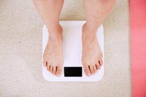 Gezond gewicht in verschillende levensfasen: wat verandert er voor vrouwen?
